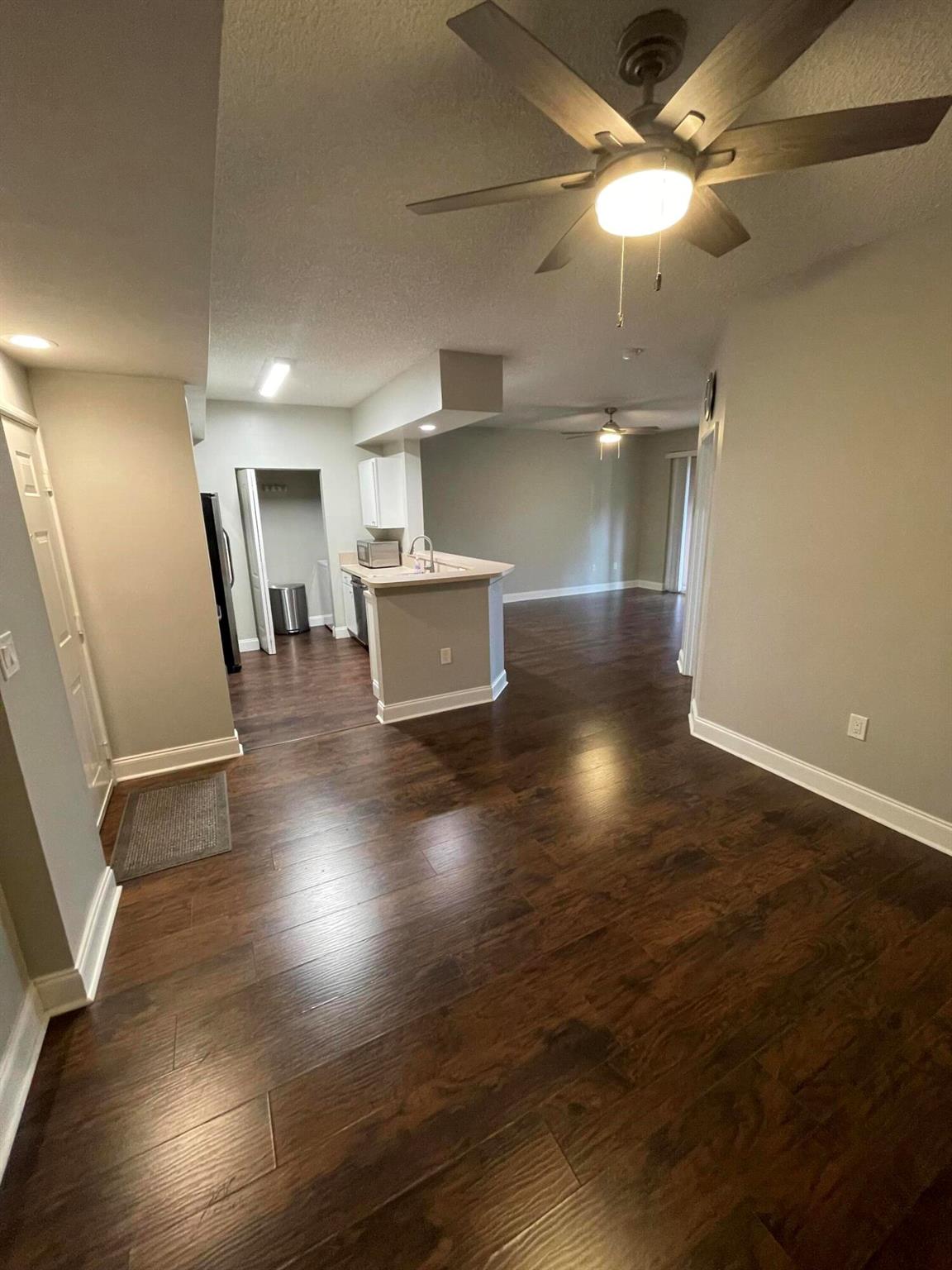 HYPOLUXOS MARINERS CAY CO - Residential Lease