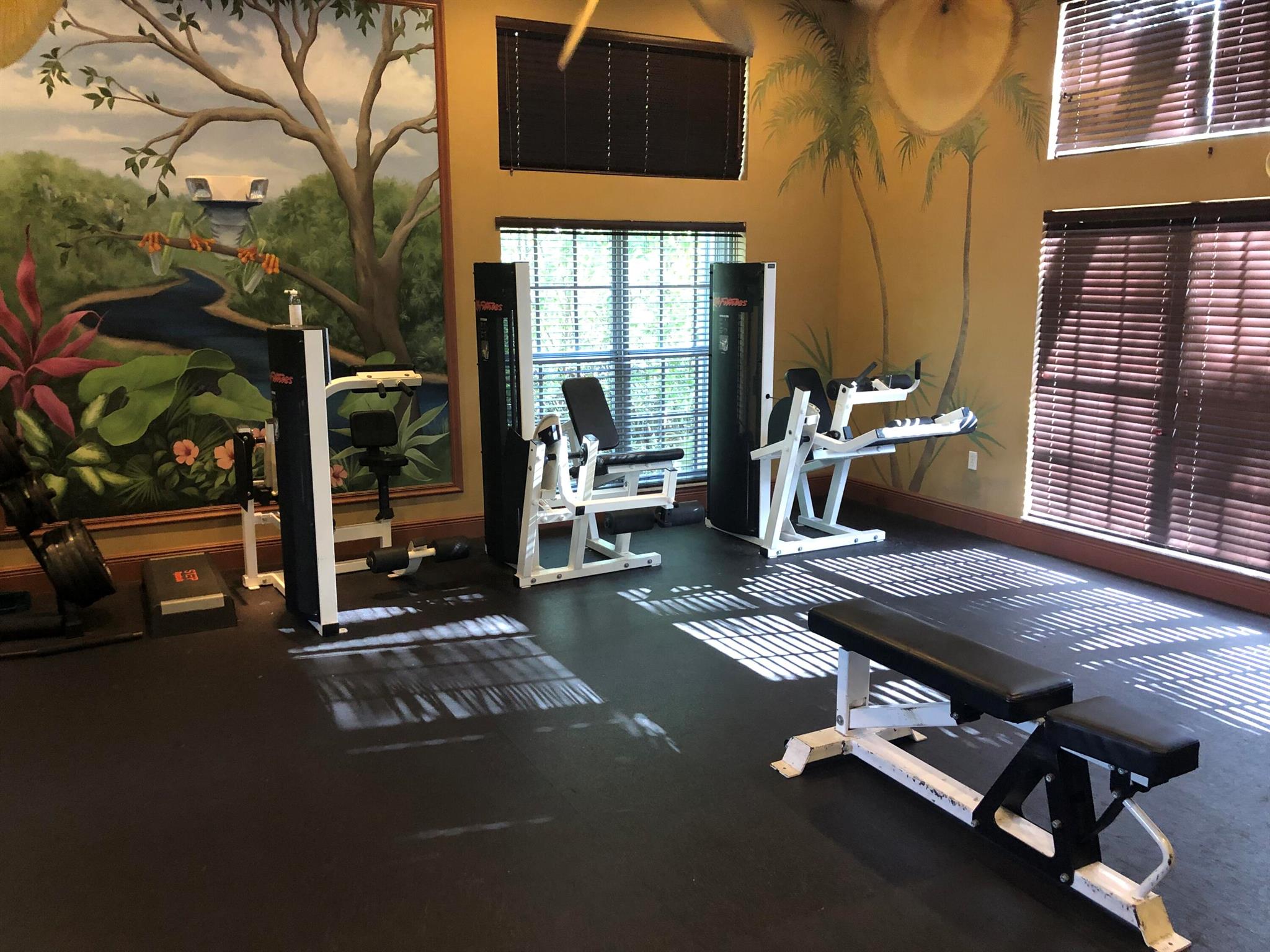 HYPOLUXOS MARINERS CAY CO - Residential Lease