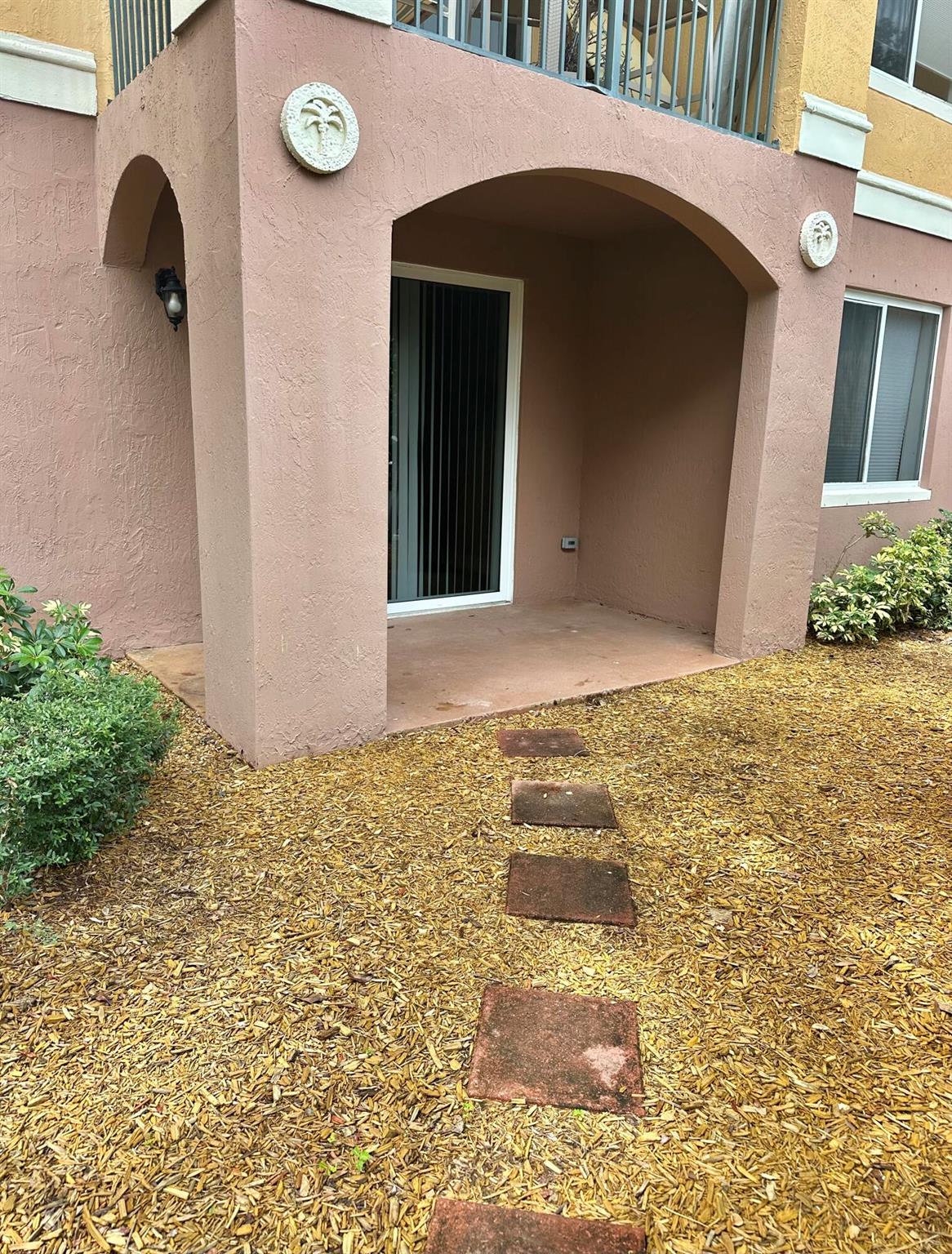 HYPOLUXOS MARINERS CAY CO - Residential Lease