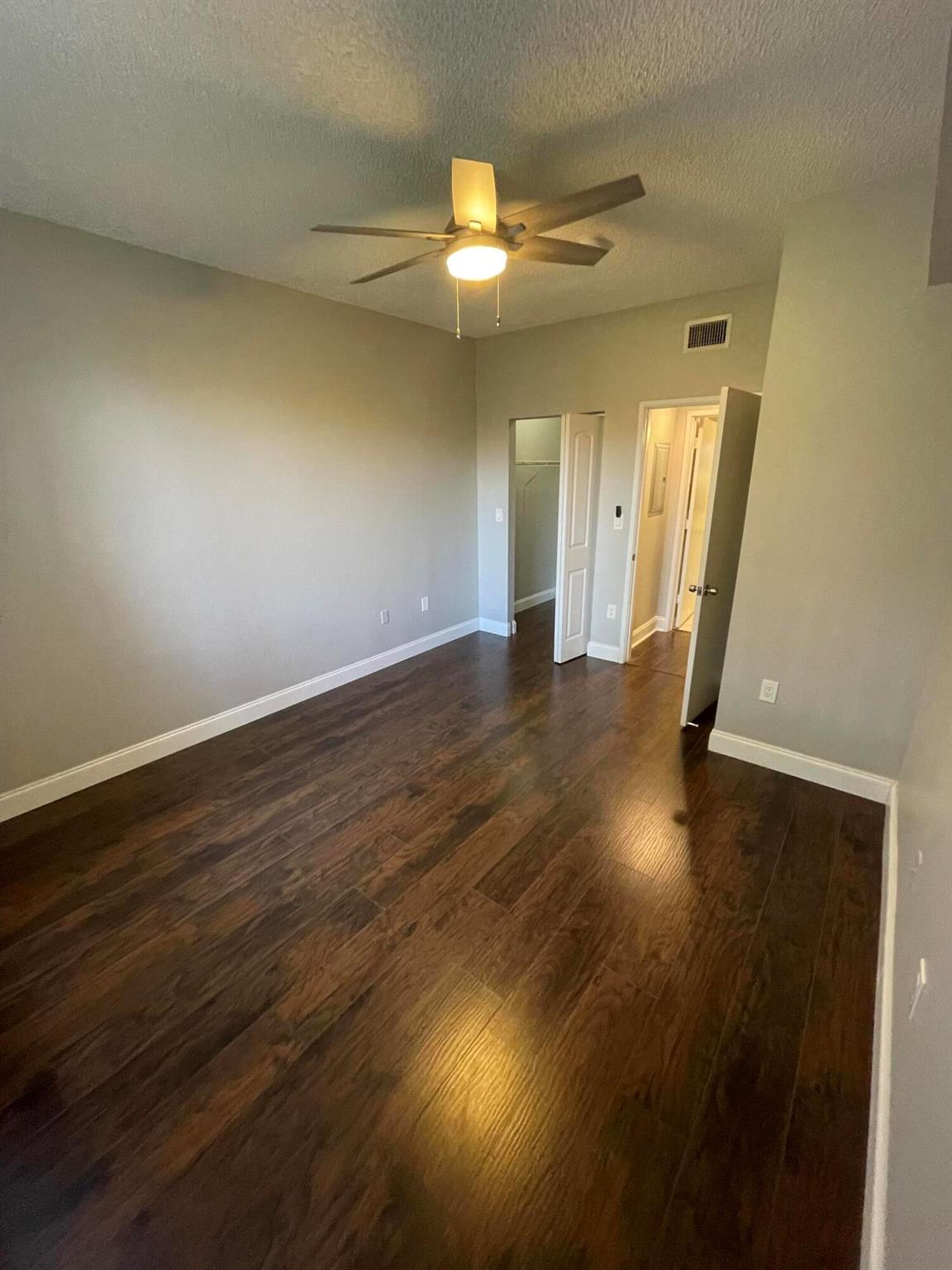 HYPOLUXOS MARINERS CAY CO - Residential Lease