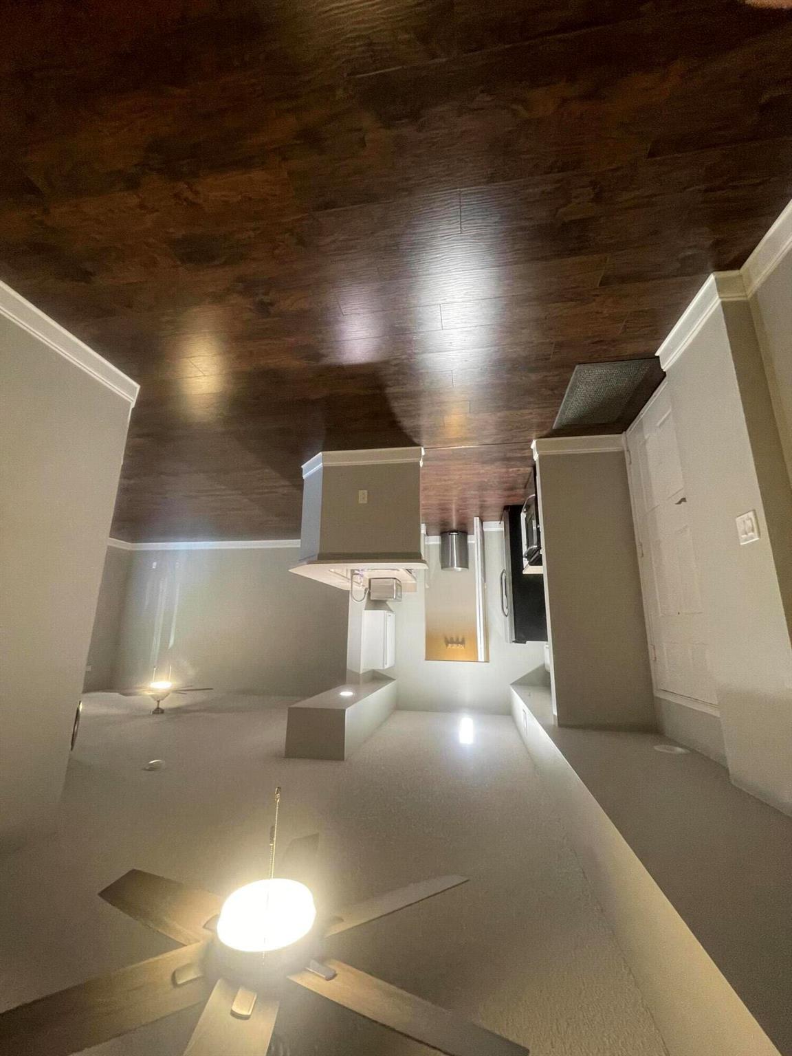 HYPOLUXOS MARINERS CAY CO - Residential Lease