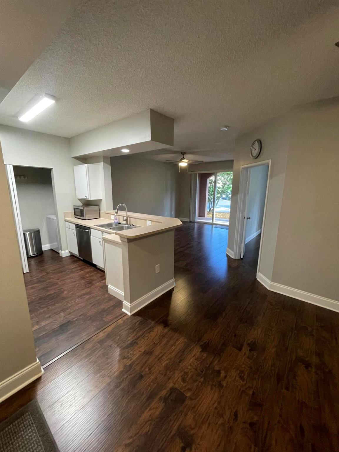 HYPOLUXOS MARINERS CAY CO - Residential Lease