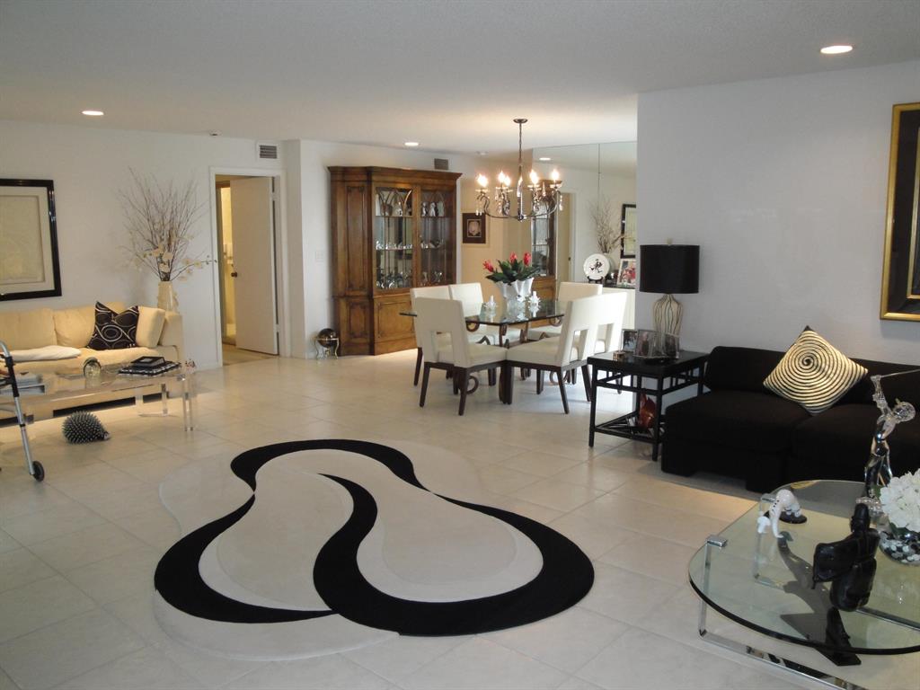 Hunters Run Country Club,Stunning 1st Floor Conv. 3 Bedroom/ 2 Bath. Glass Enclosed Florida Room, Offered Fully Furnished.Enjoy the Hunters Run Lifestyle, 3 Championship Golf Courses, 20 Har Tru Tennis Courts, 4 PickleBall Courts, State of the Art Fitness Center, Hair & Nail Salon, Masseuse On Staff, 8 Dining Venues including the NEW Alfresco ''MW'' Terrace, Ice Cream & Pizza Parlor. Close to Trendy Atlantic Avenue Restaurants, Hotels ,Shoppes & Beach