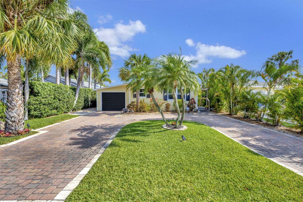 Photo of 313 3rd Street, Jupiter, FL 33458 (MLS # R10985474)