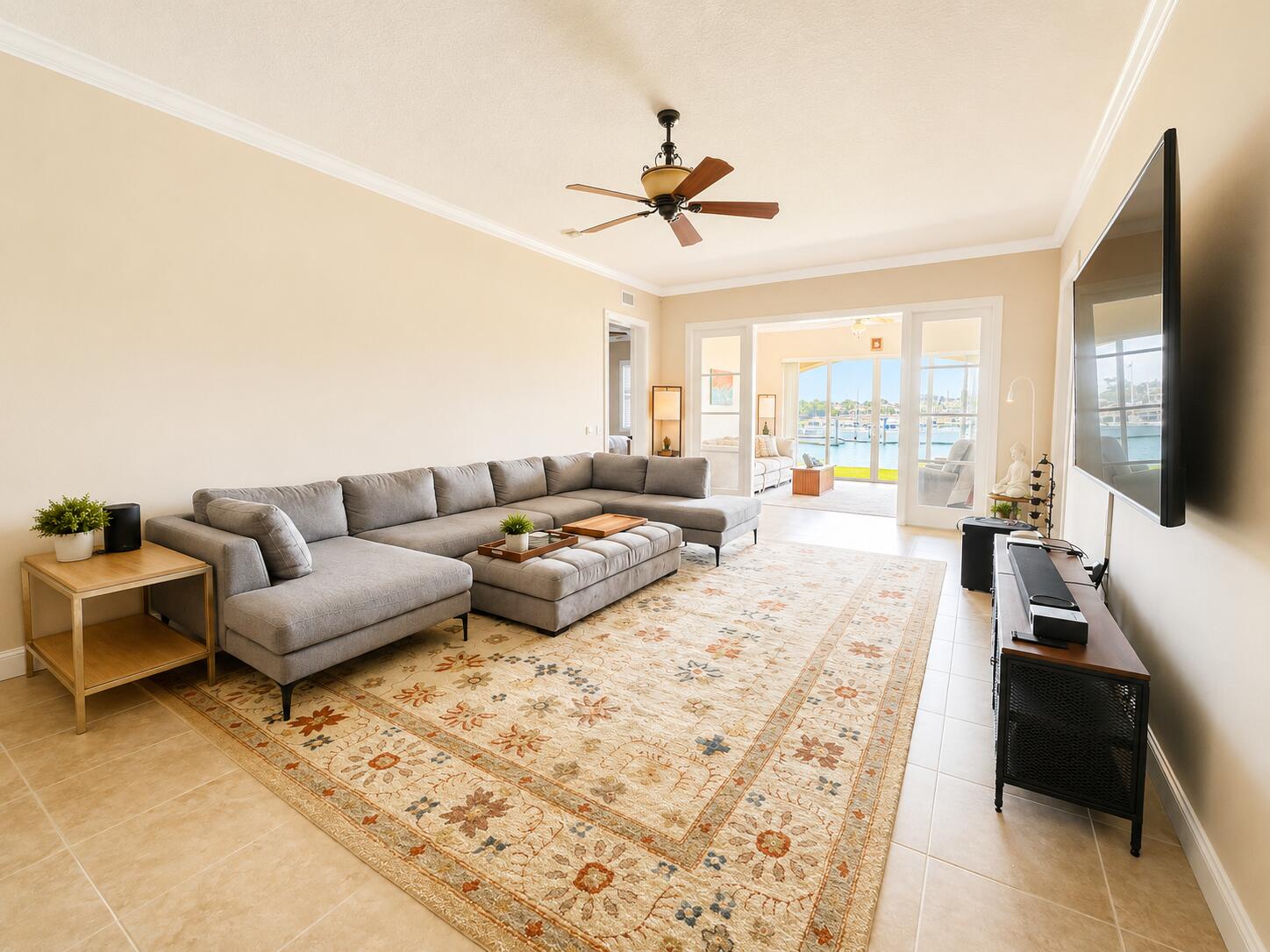 15 Harbour Isle Drive W 101
