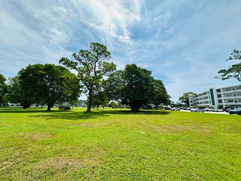 Tiny photo for 4038 Berkshire B #4038, Deerfield Beach, FL 33442 (MLS # B26029367)