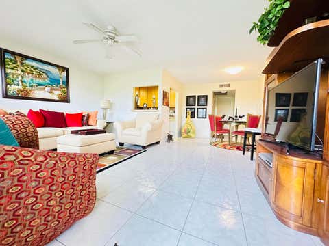 Tiny photo for 4038 Berkshire B #4038, Deerfield Beach, FL 33442 (MLS # B26029367)