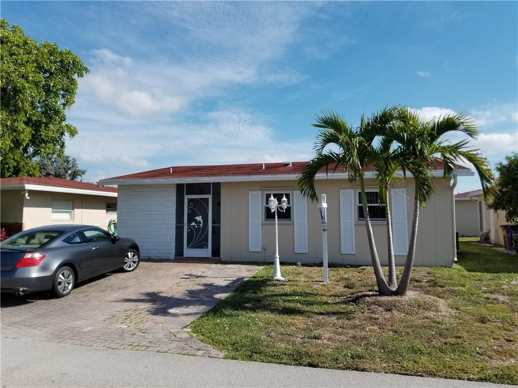 Lovely 2/2 home in Crystal Lake with NEW ROOF. The home features updated kitchen and bathrooms with tile throughout. Low HOA maintenance includes lawn care, basic cable, pool, clubhouse and painting of the houses every 5-6 years. This is a one of a kind hidden gem...