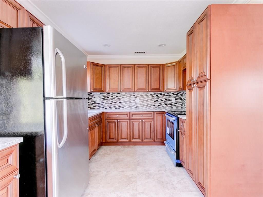 Broadview Country Club Es - Residential
