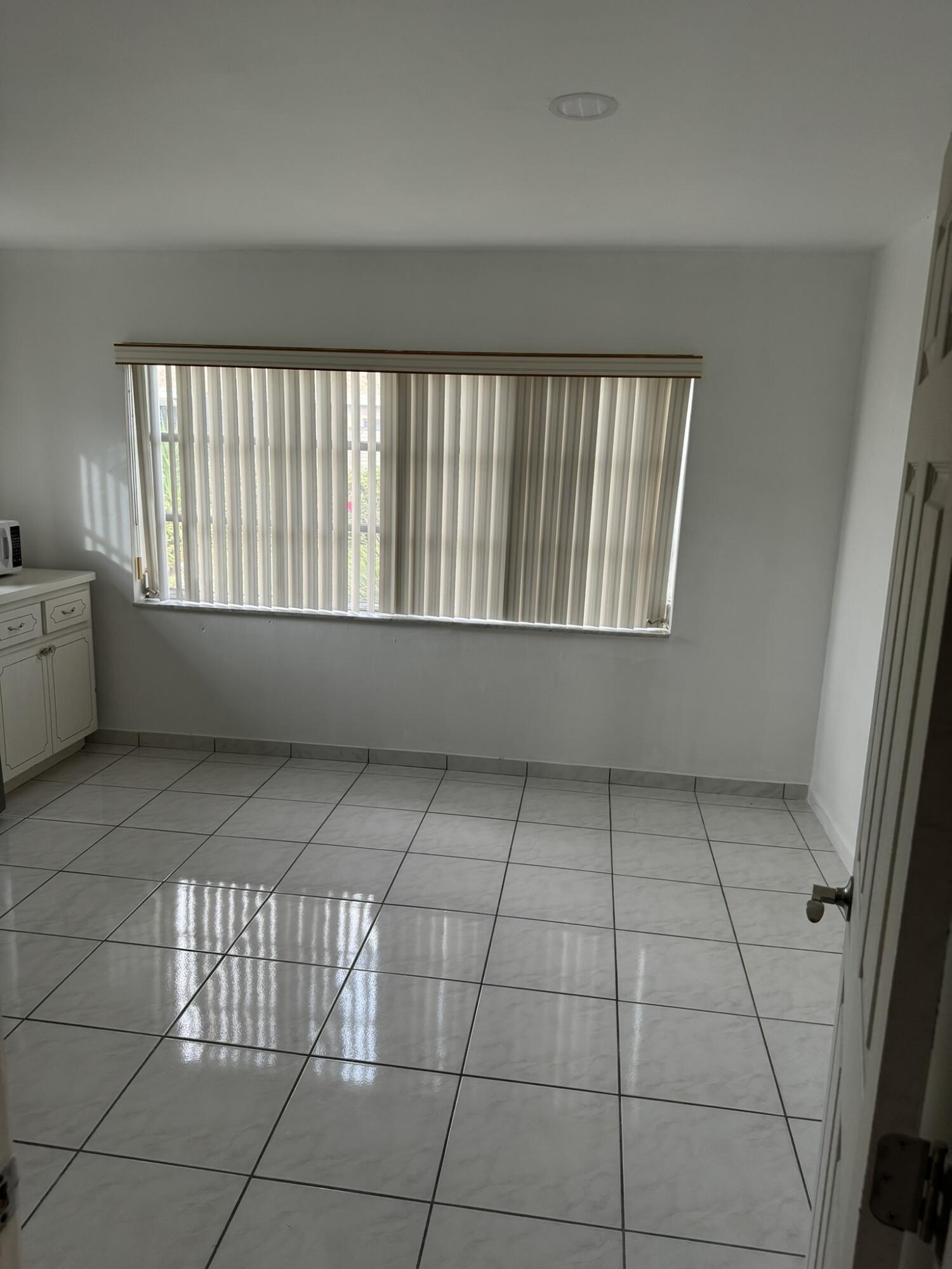 WESTWOOD COMMUNITY 5 - Residential Lease