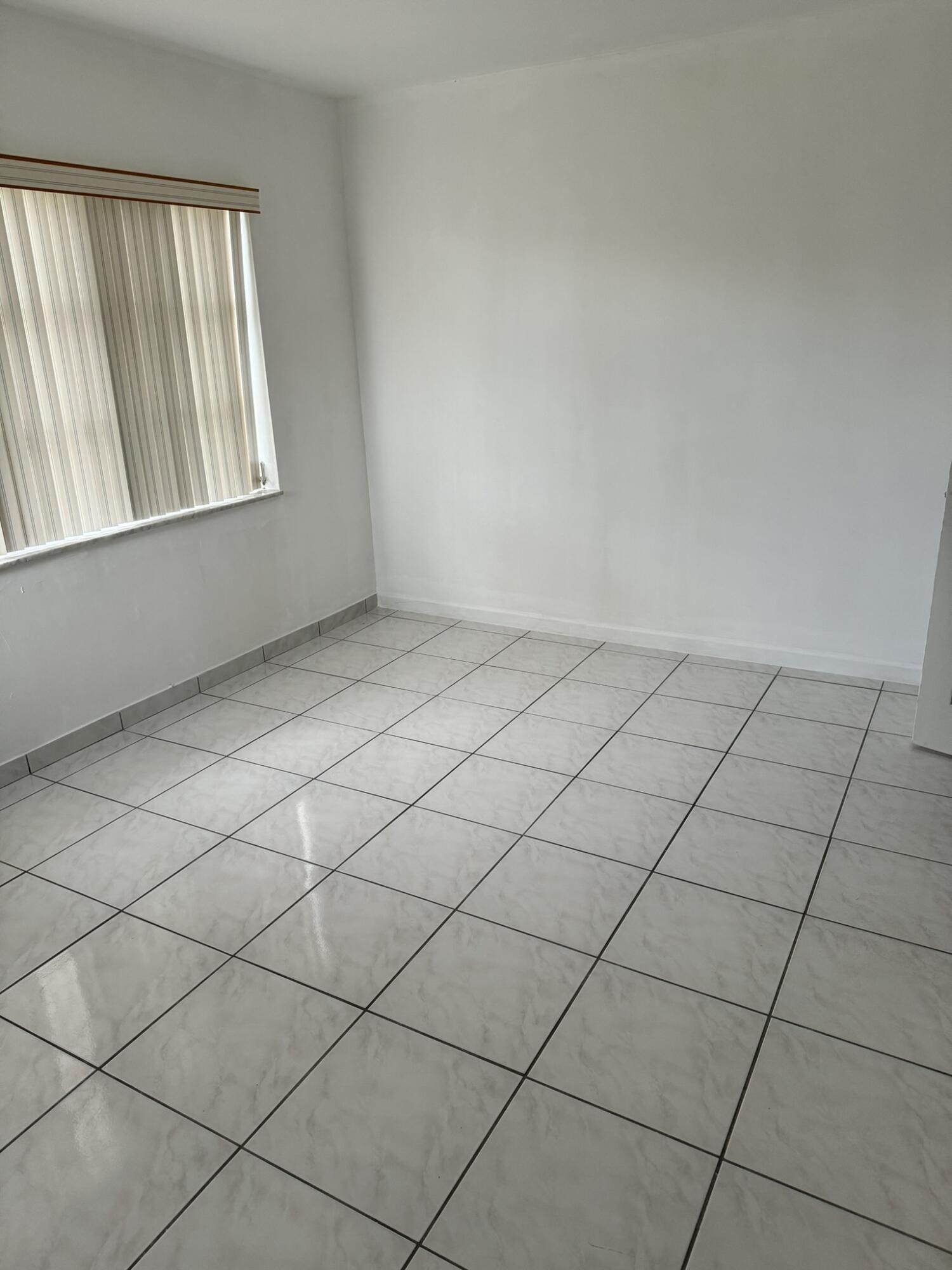 WESTWOOD COMMUNITY 5 - Residential Lease