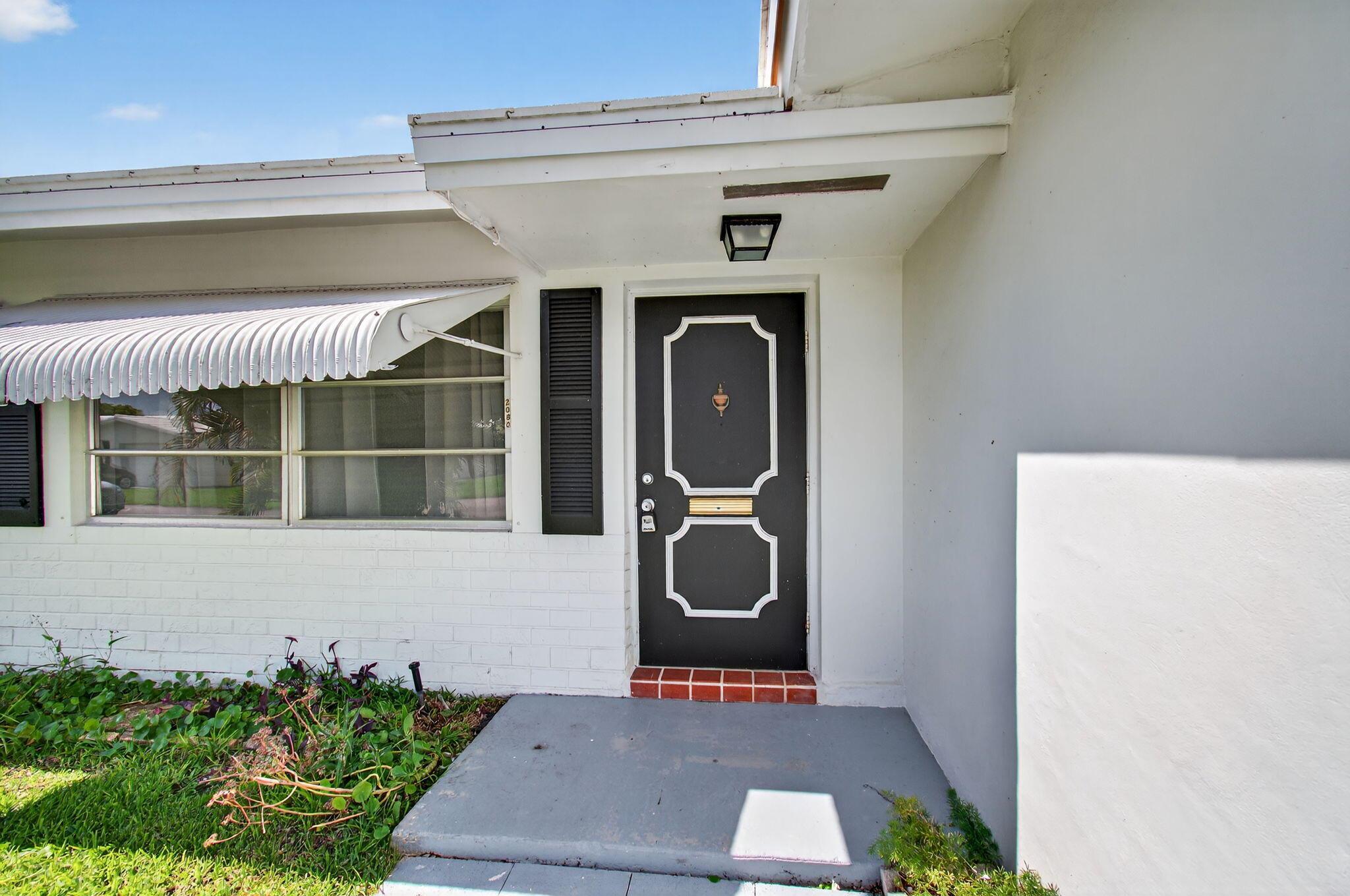 2080 SW 14th Avenue, Boynton Beach, FL, 33426/$329,000 4 2080 SW 14th Avenue