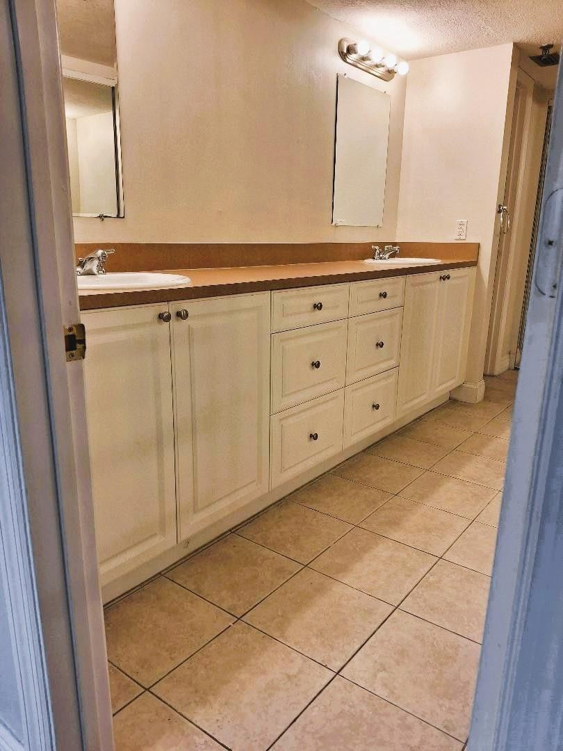 Lake Emerald - Residential