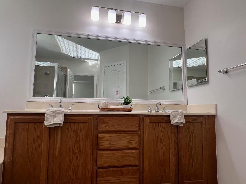 VERONA PALMS - Residential