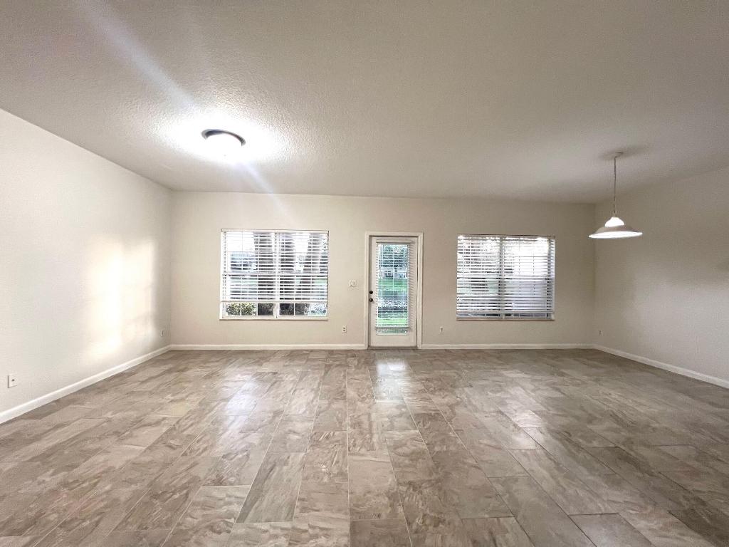 VERONA PALMS - Residential