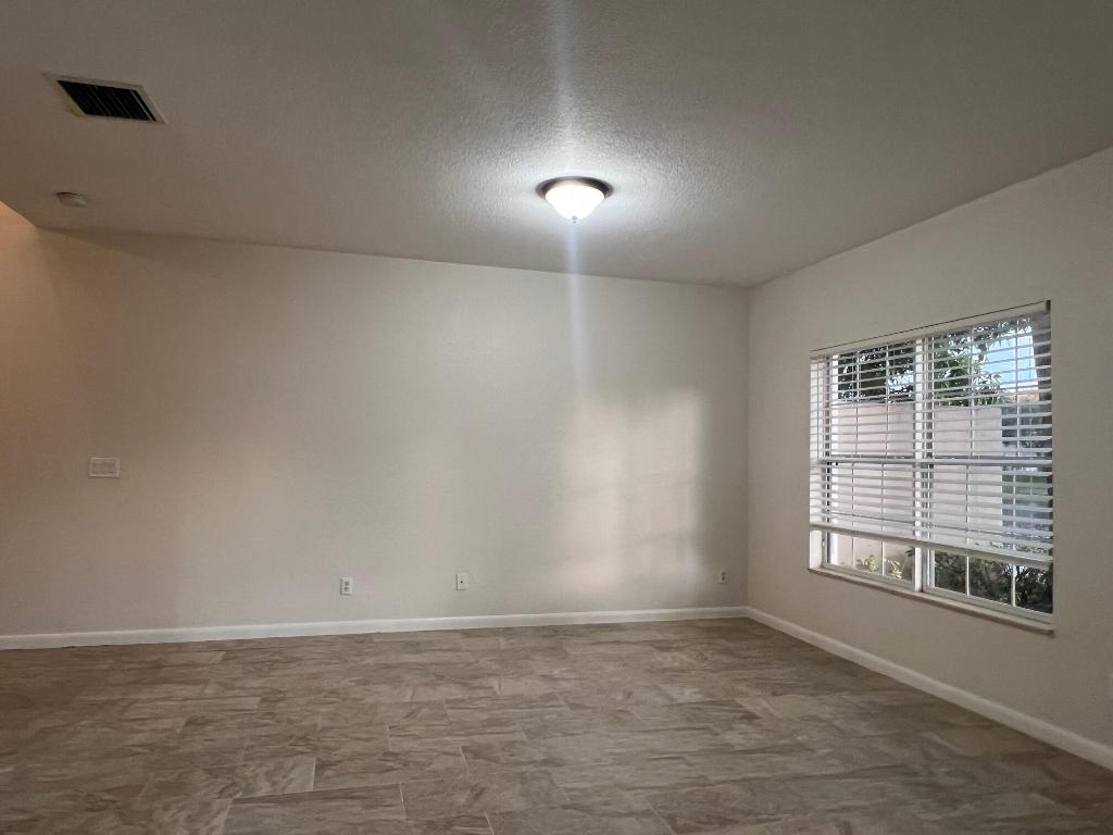 VERONA PALMS - Residential