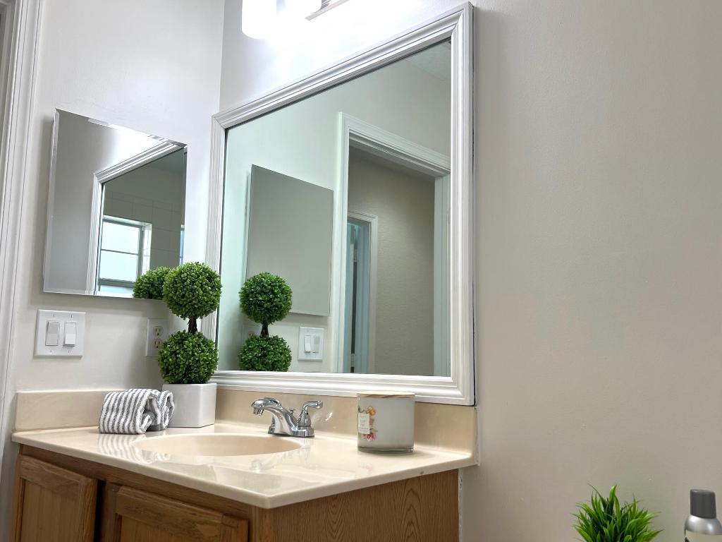 VERONA PALMS - Residential