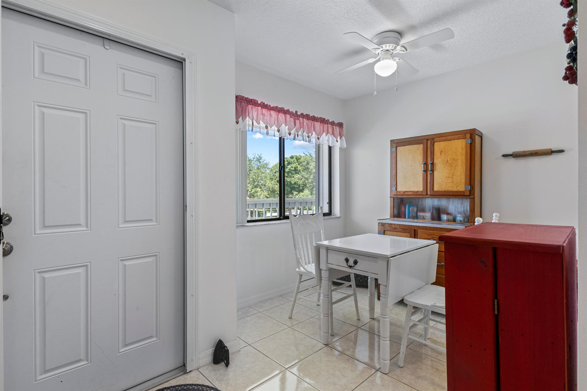 4215 Gator Trace Avenue I, Fort Pierce, FL, 34950/$215,000 3 4215 Gator Trace Avenue I