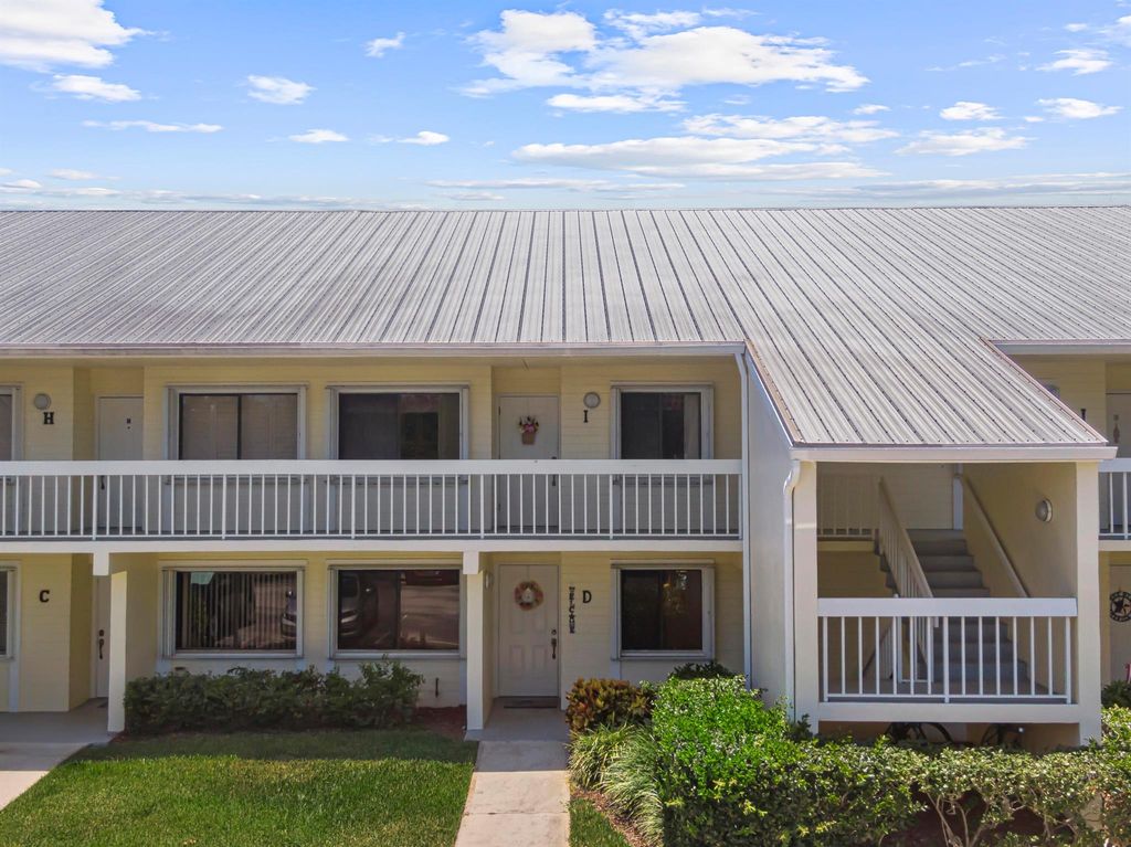 Photo of 4215 Gator Trace Avenue #I, Fort Pierce, FL 34950 (MLS # R11099738)