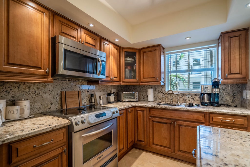 Photo of 1212 SE 2nd Court #305, Fort Lauderdale, FL 33301 (MLS # B26081910)