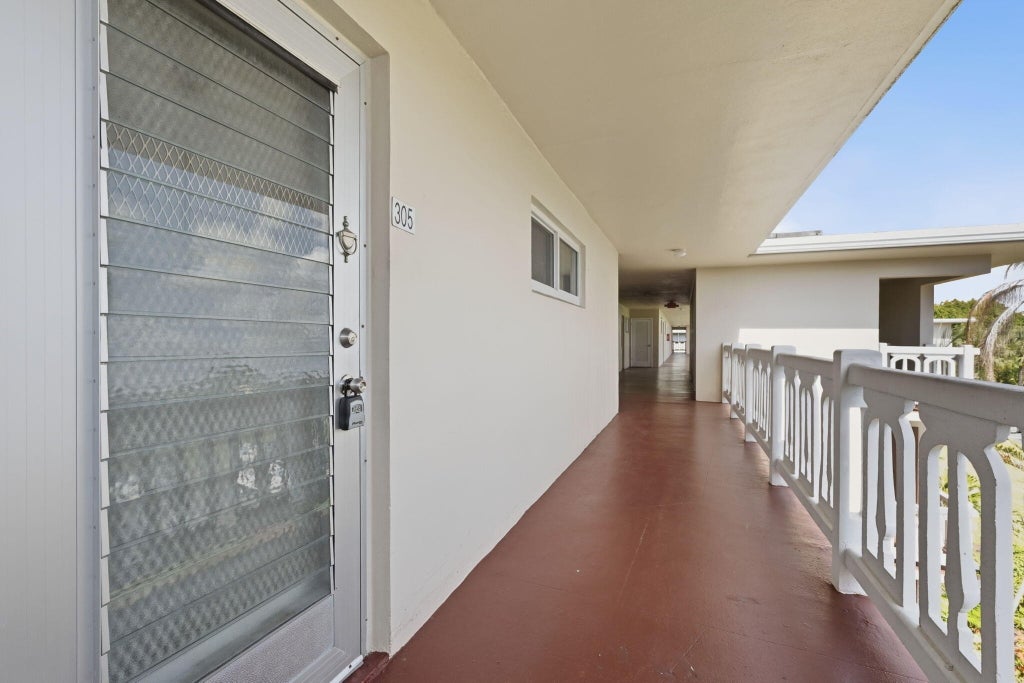 Photo of 2606 Garden Drive S, Lake Worth Beach, FL 33461 (MLS # B26081085)