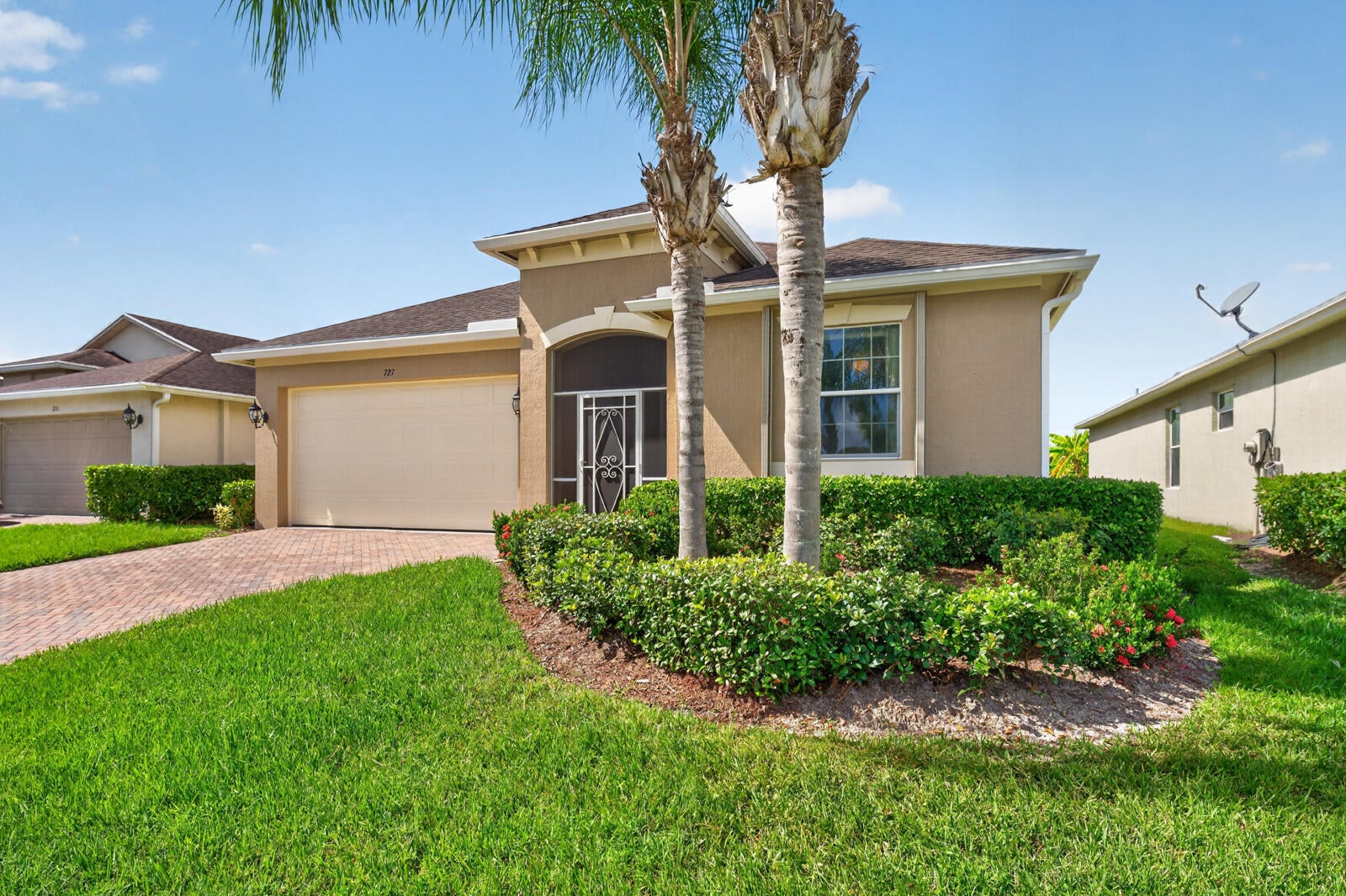 727 HONEYBELL Court SW