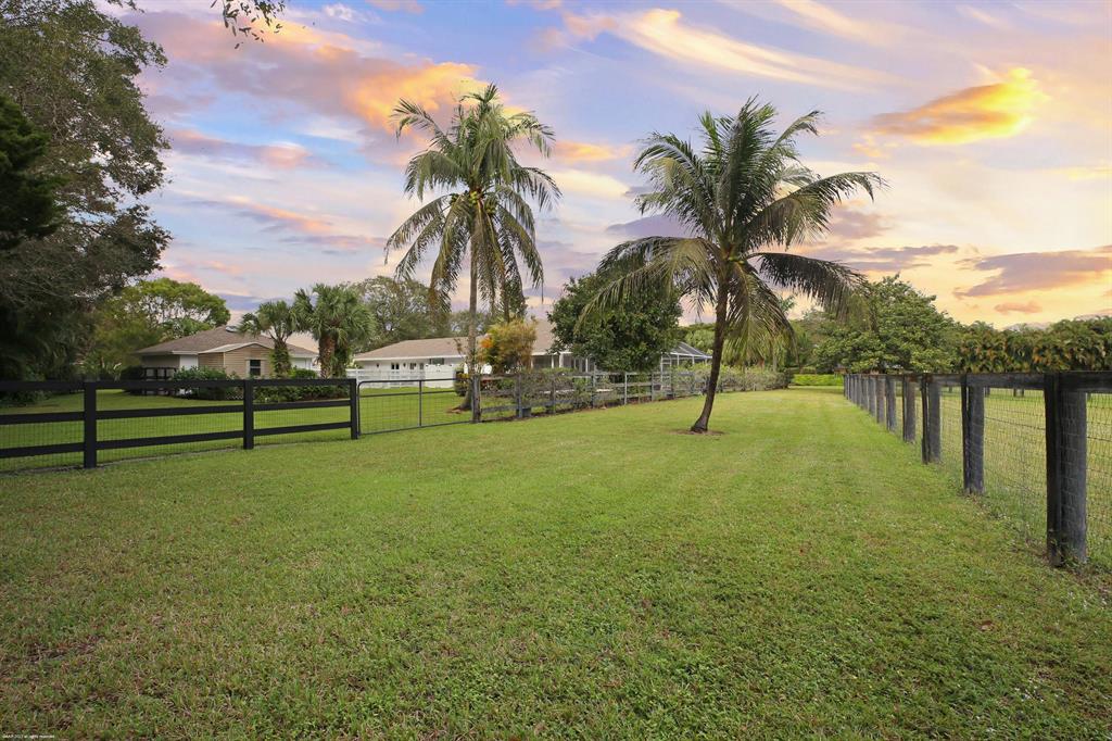 PADDOCK PARK 2 OF WELLING - Residential