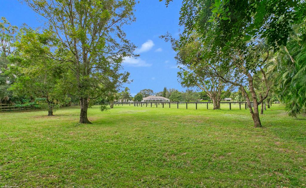 PADDOCK PARK 2 OF WELLING - Residential