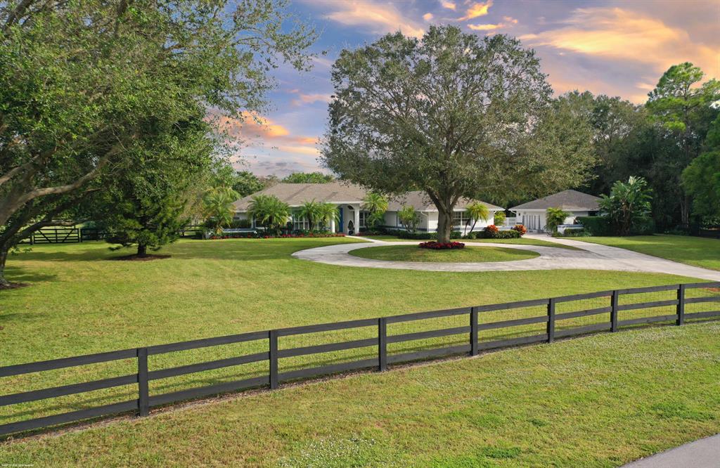 PADDOCK PARK 2 OF WELLING - Residential