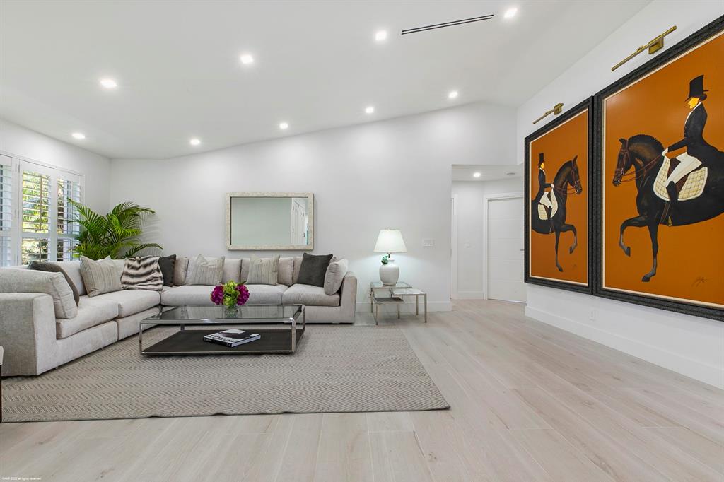 PADDOCK PARK 2 OF WELLING - Residential