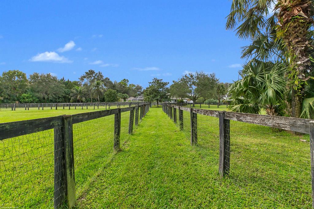 PADDOCK PARK 2 OF WELLING - Residential