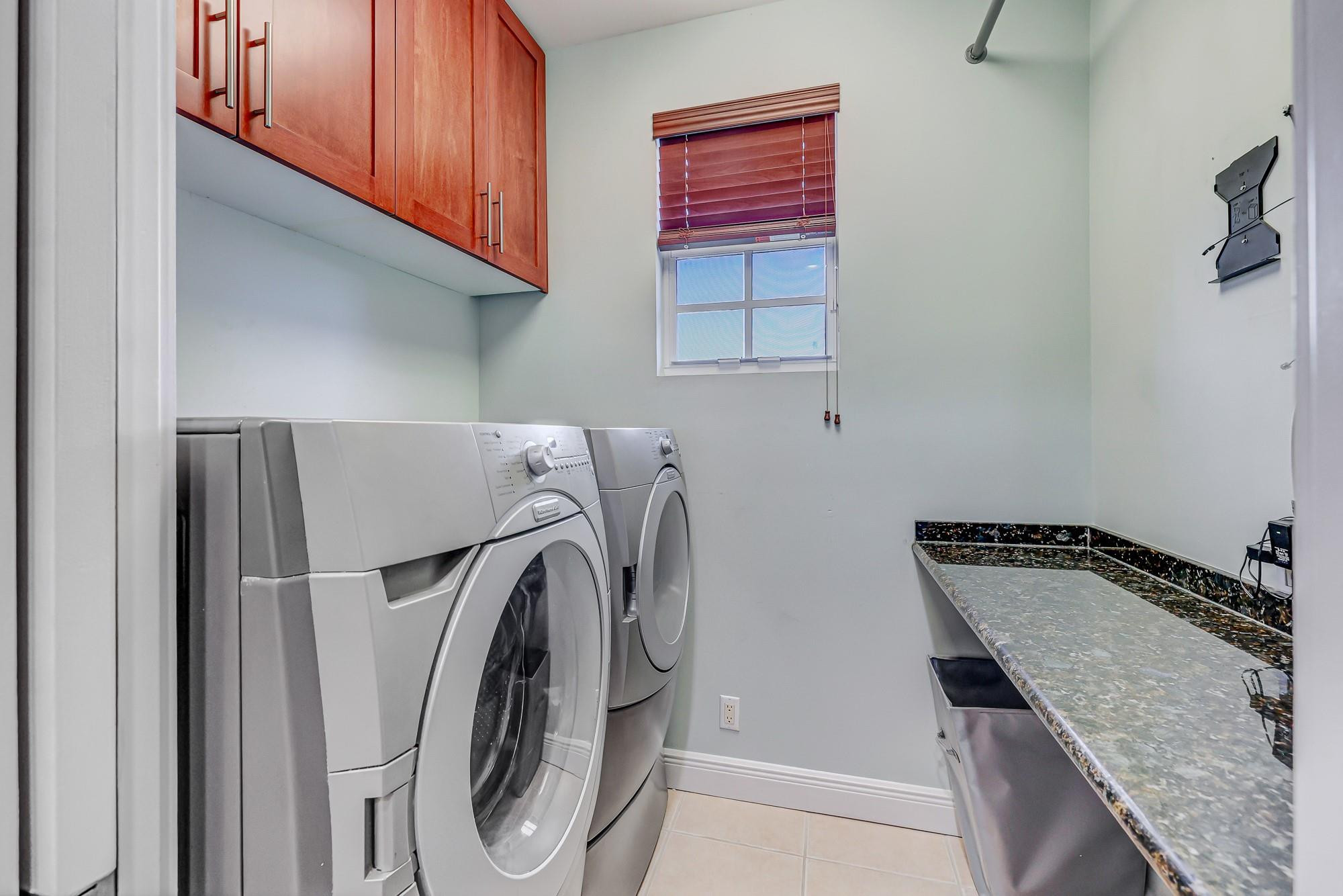 Petite - Residential