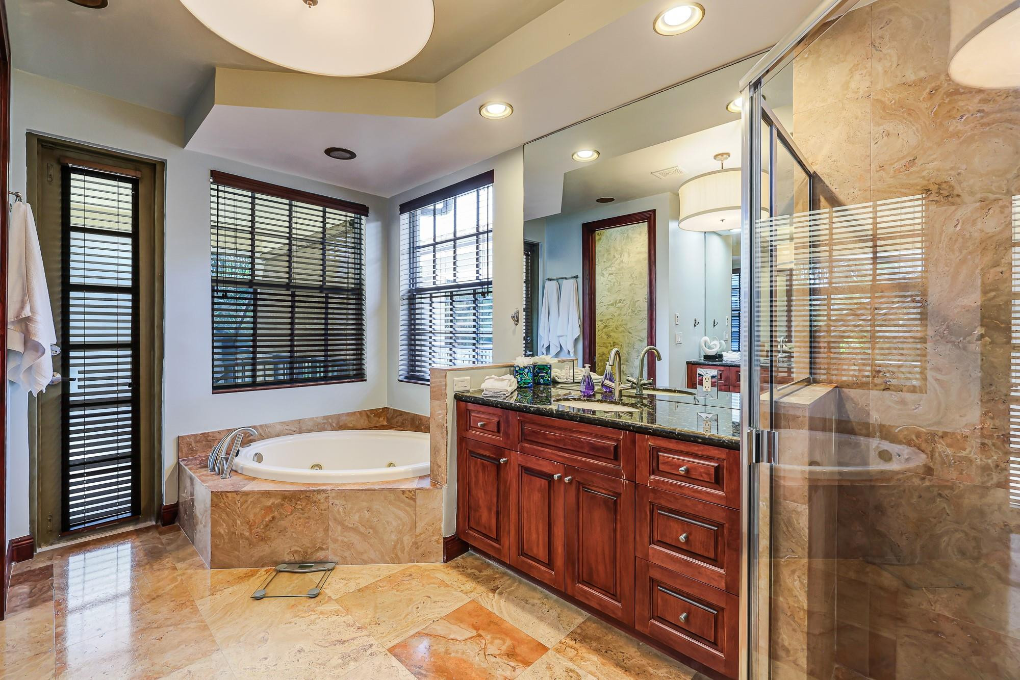 Petite - Residential