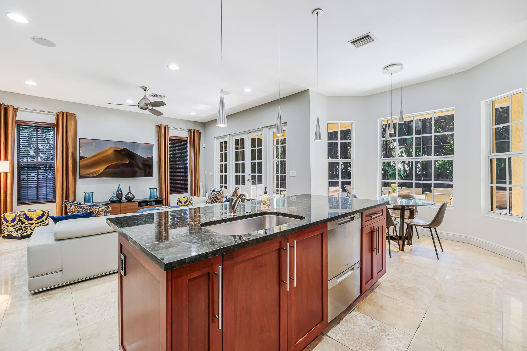 Petite - Residential