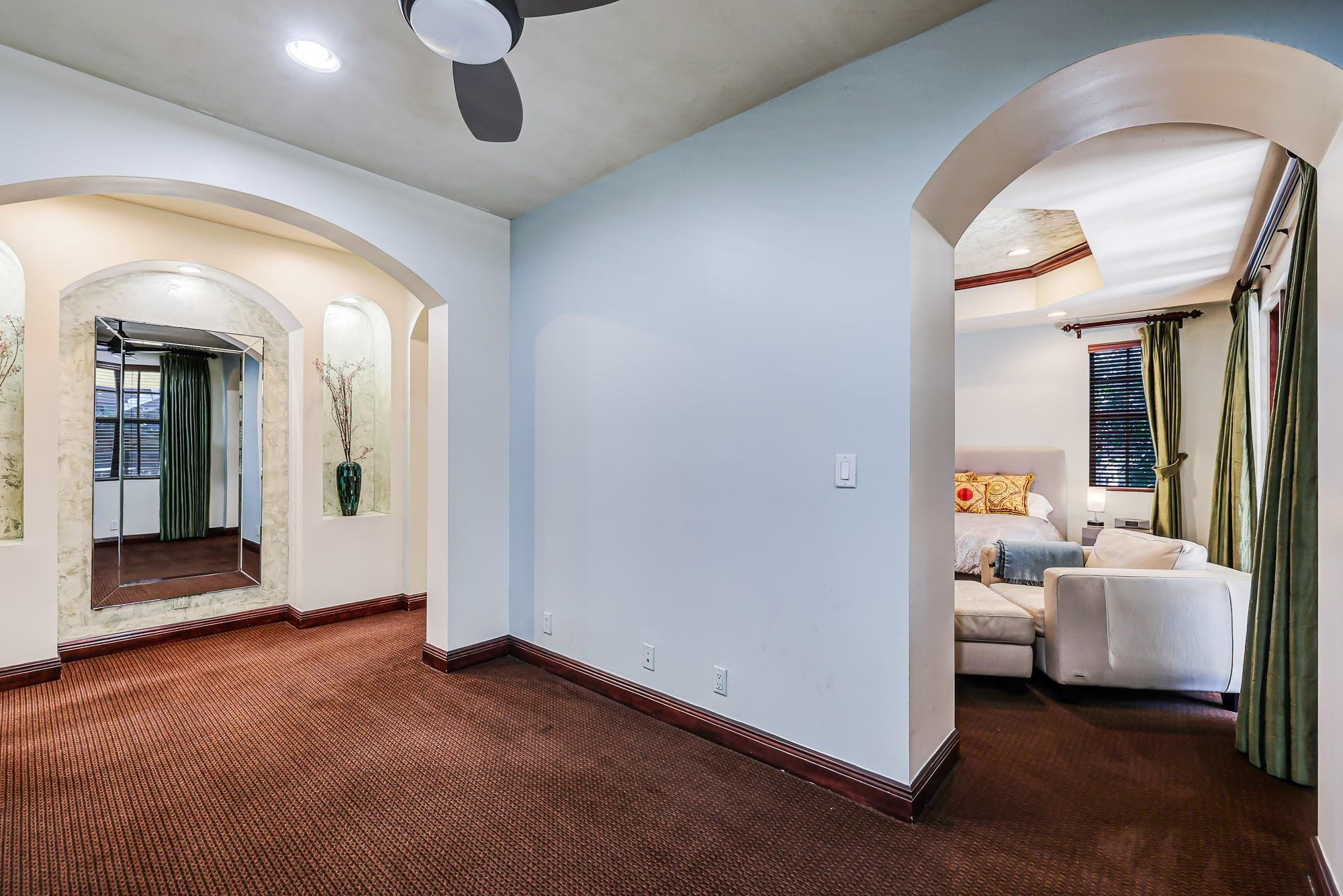 Petite - Residential