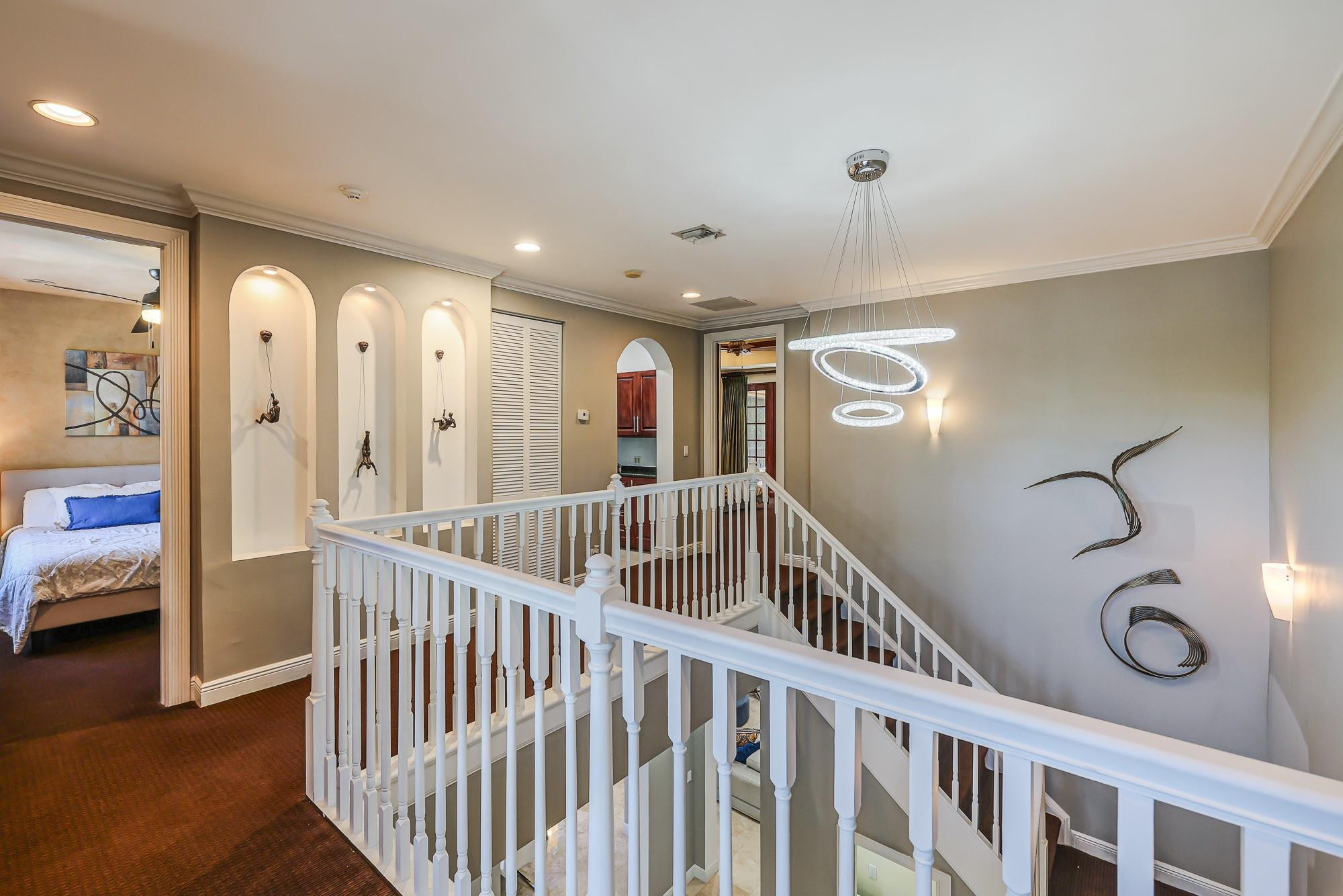 Petite - Residential