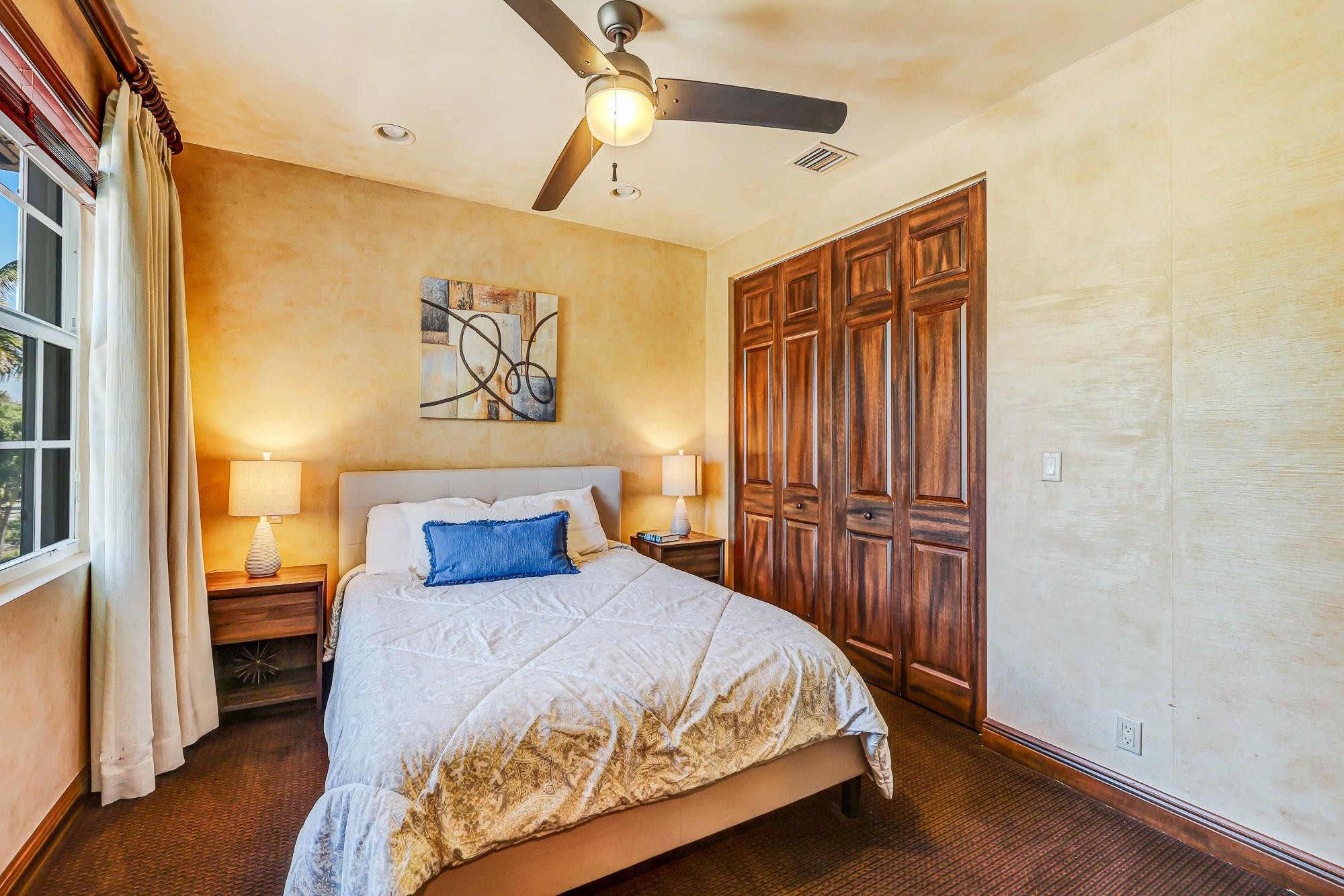 Petite - Residential