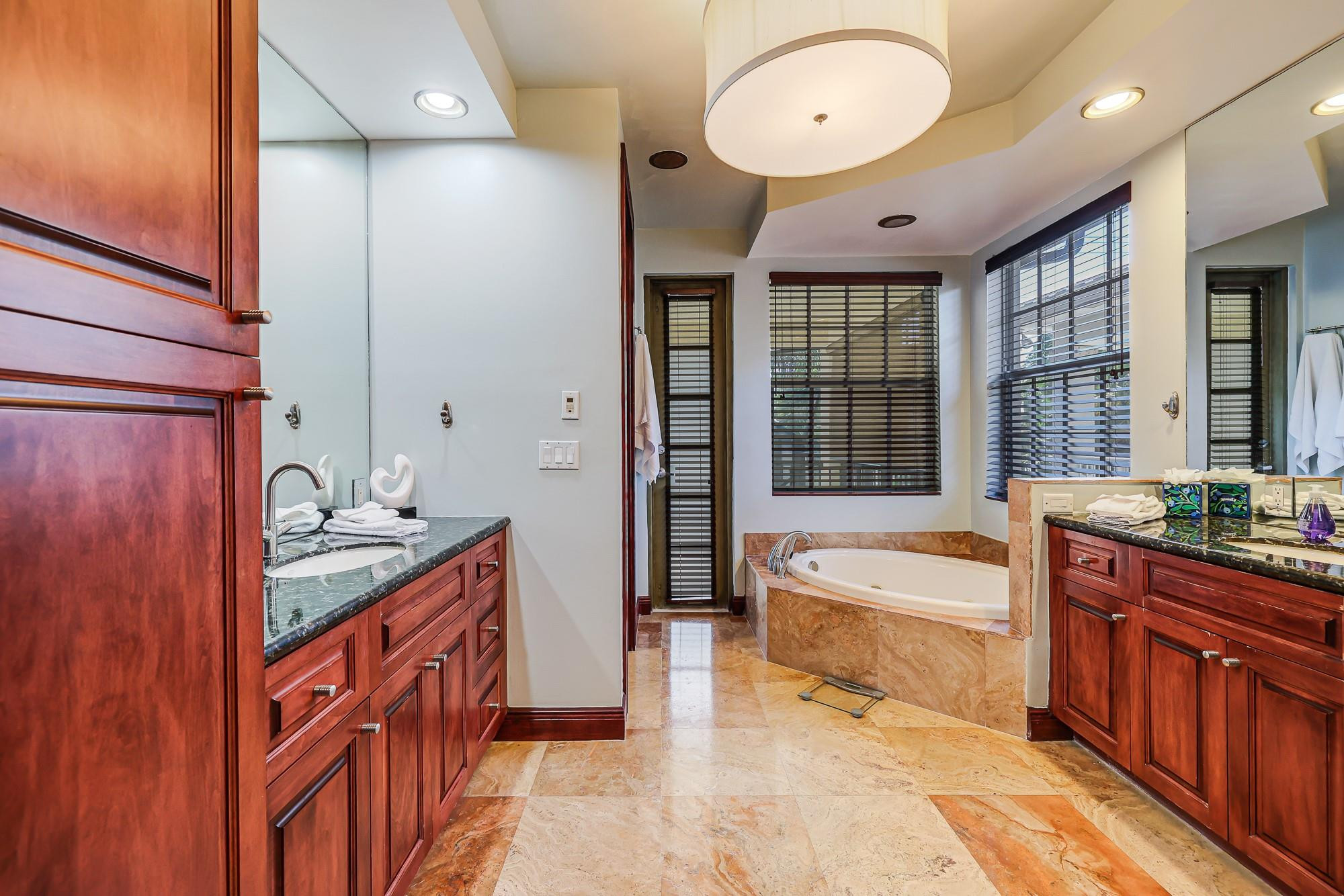 Petite - Residential