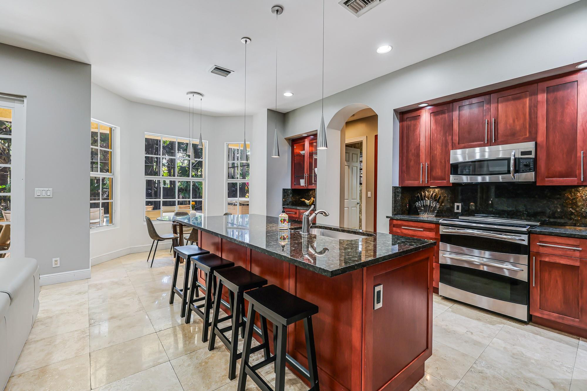 Petite - Residential