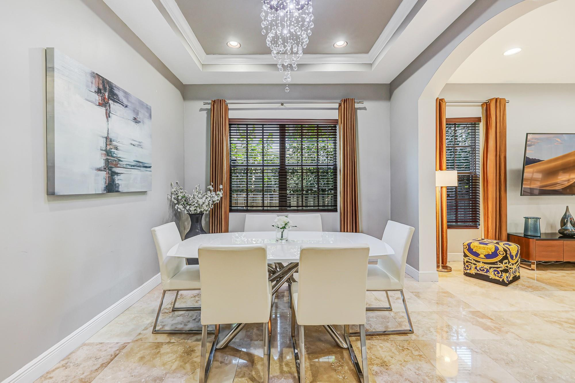 Petite - Residential