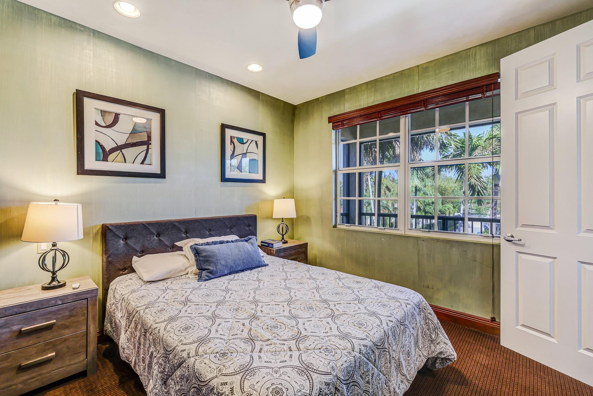 Petite - Residential