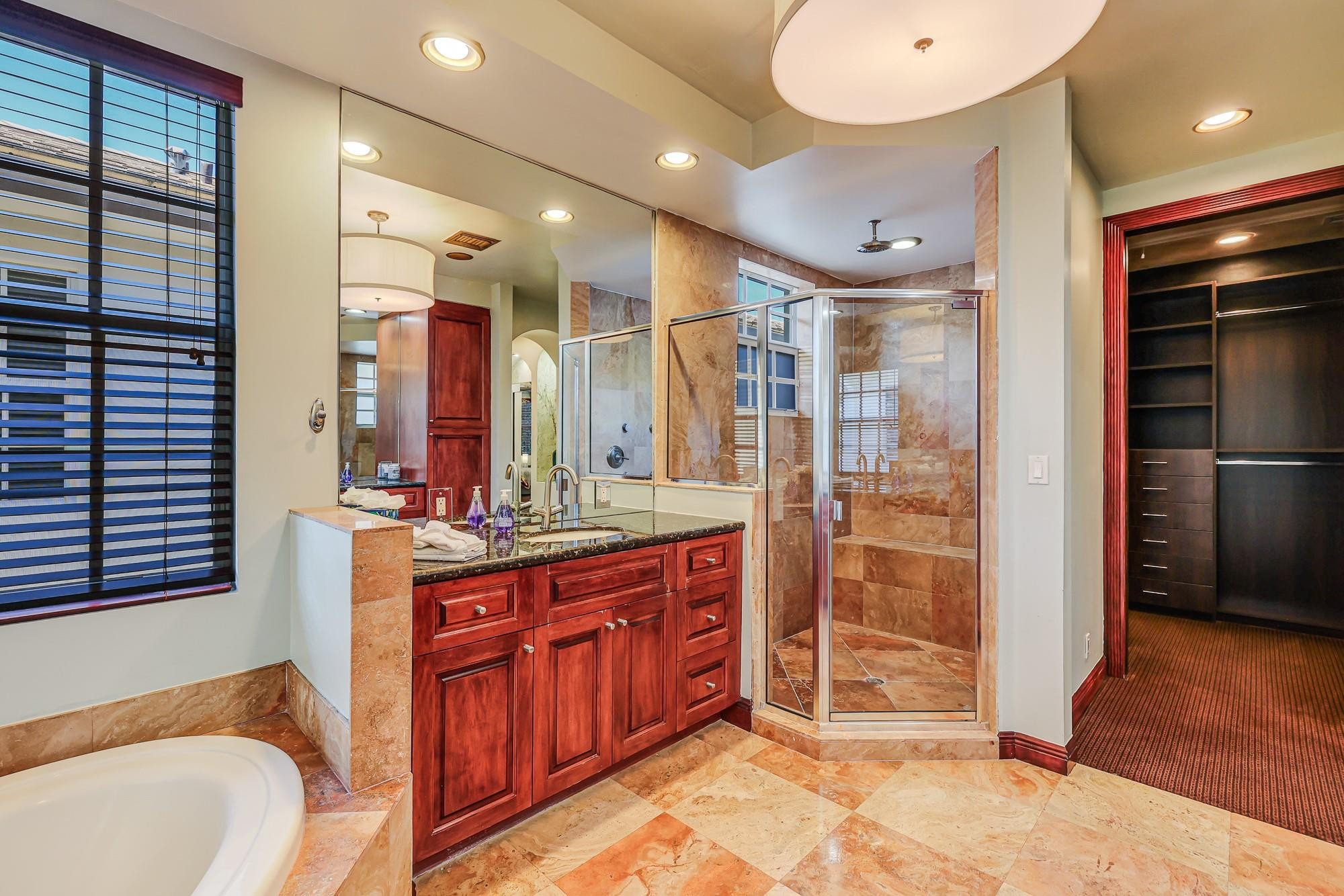 Petite - Residential