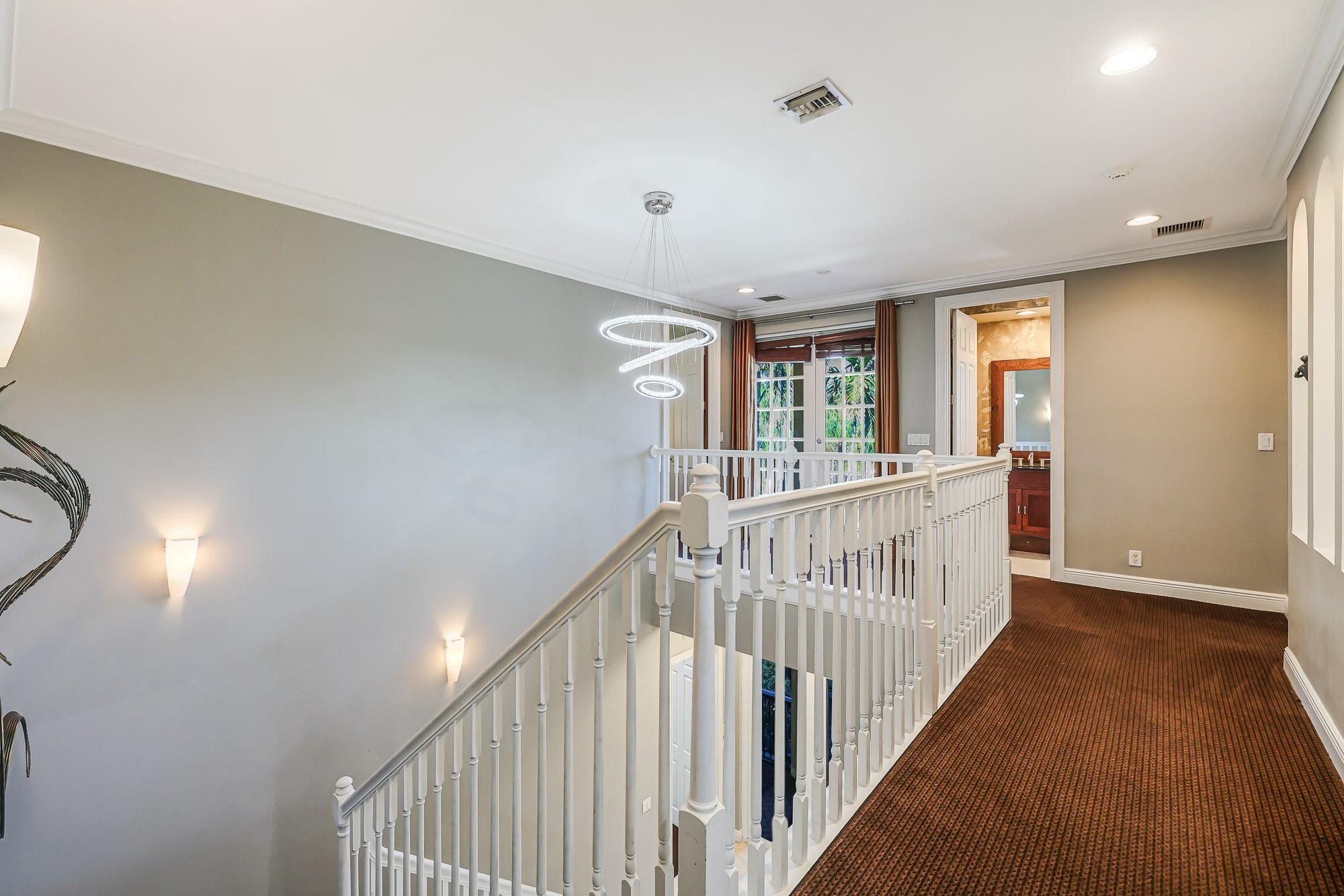 Petite - Residential