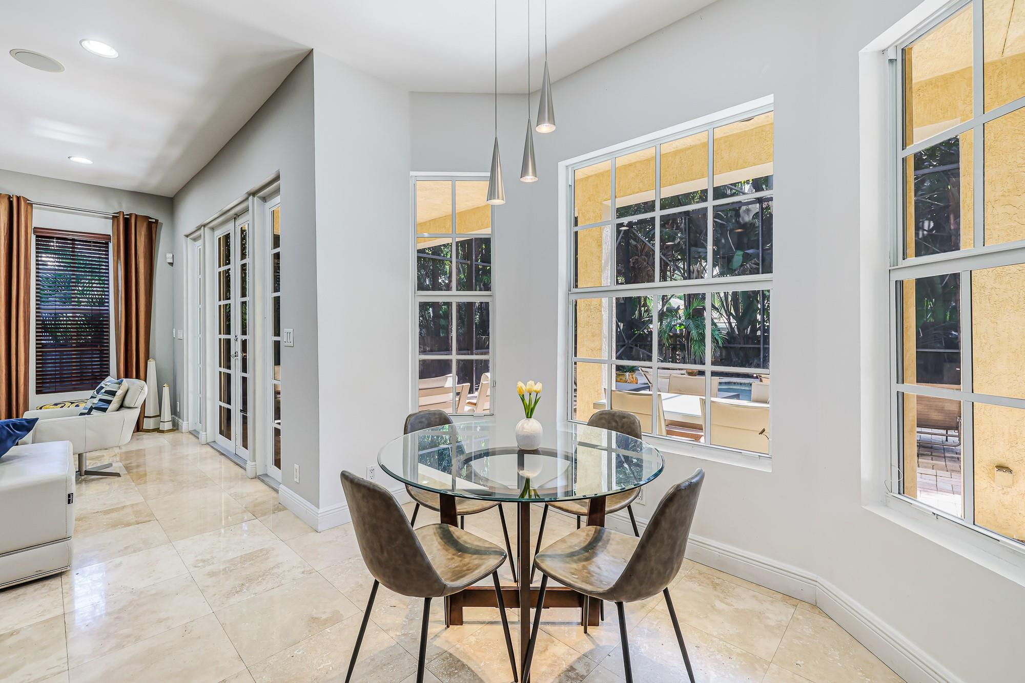 Petite - Residential