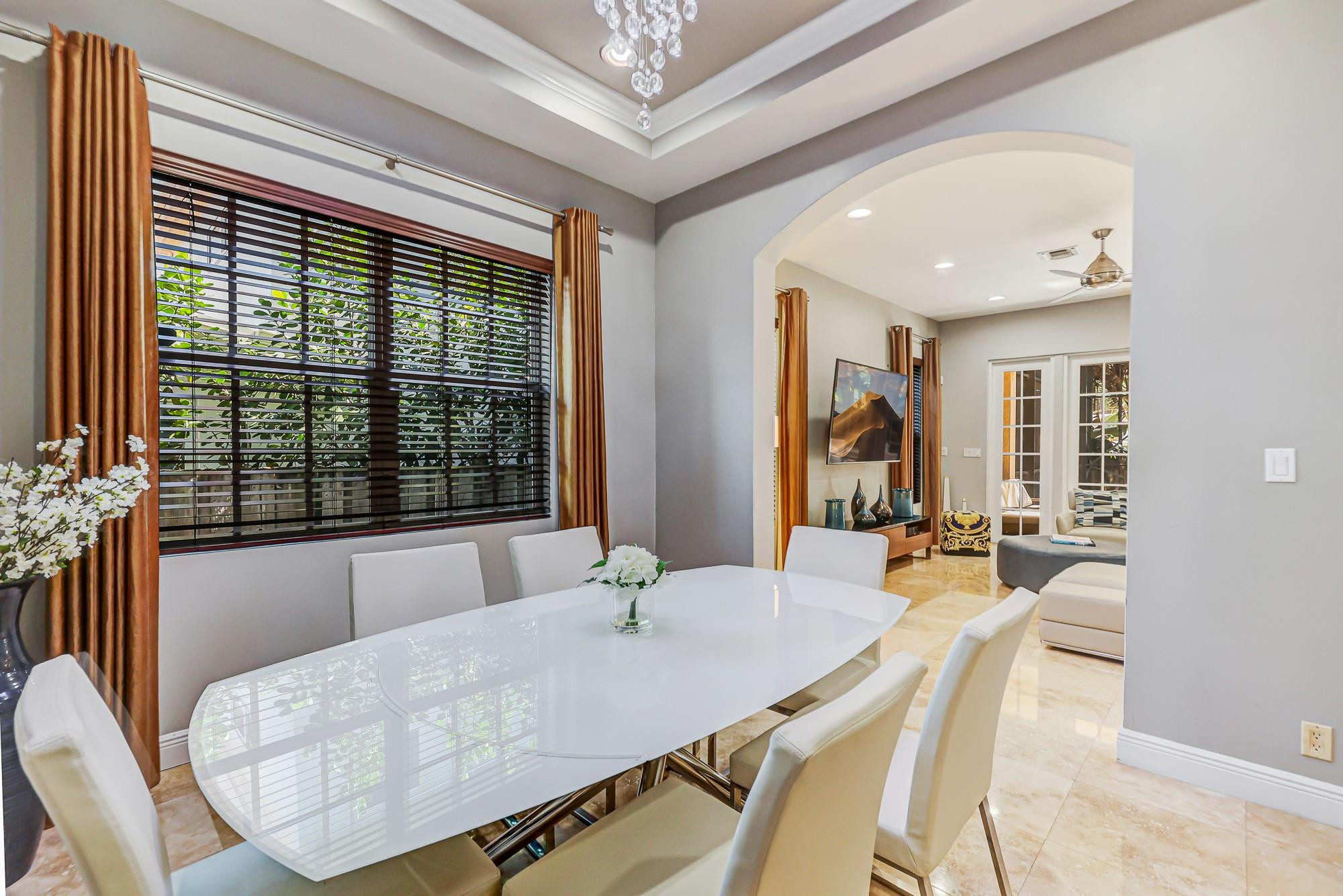 Petite - Residential