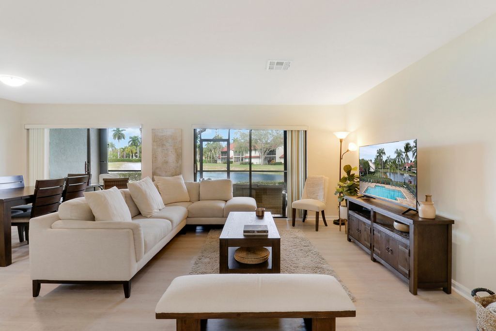 Photo of 4 E Lexington Lane #B, Palm Beach Gardens, FL 33418 (MLS # R11063919)