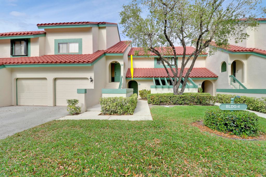 Photo of 4 E Lexington Lane #B, Palm Beach Gardens, FL 33418 (MLS # R11063919)