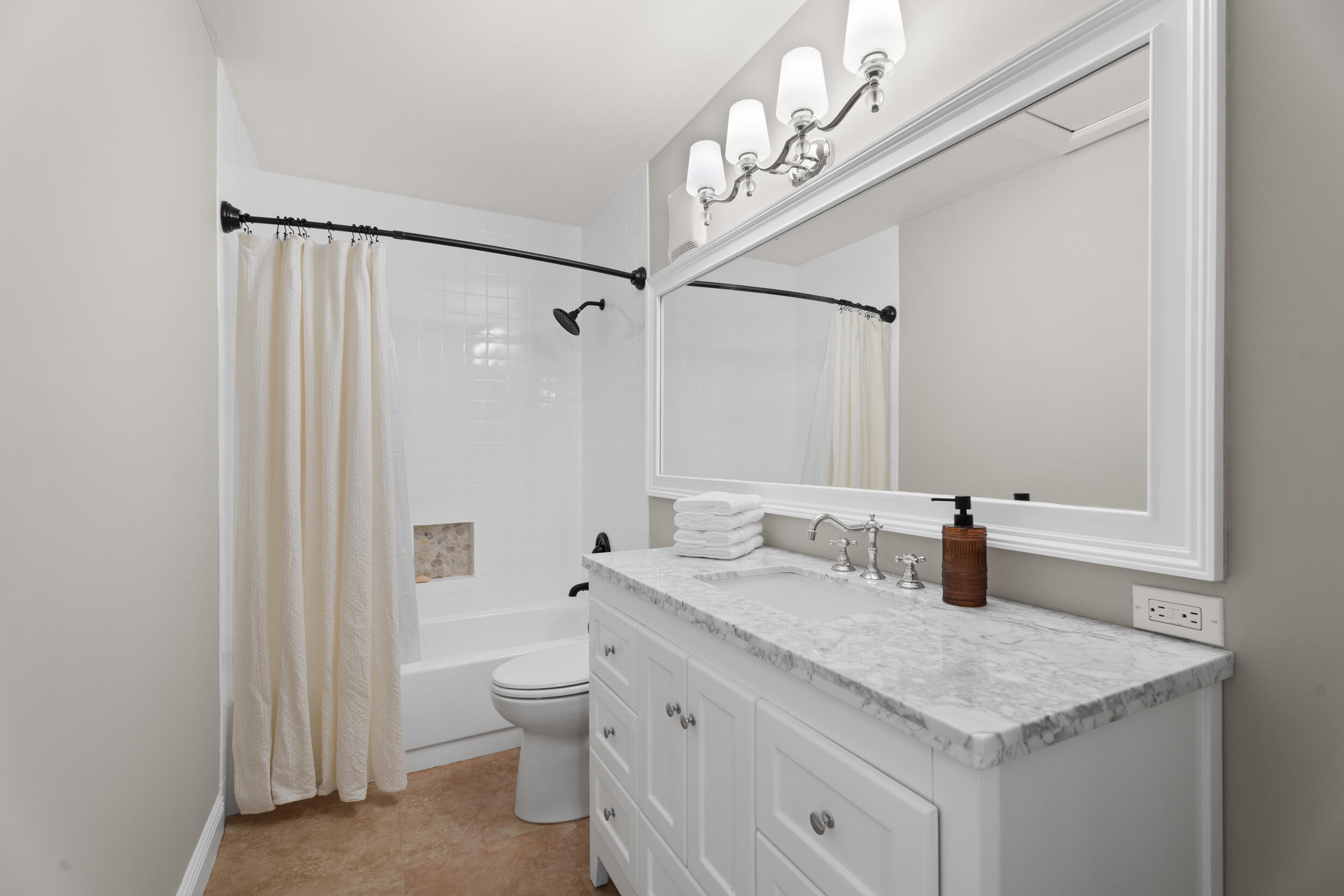 STAMFORD AT SUNSET TRACE - Residential