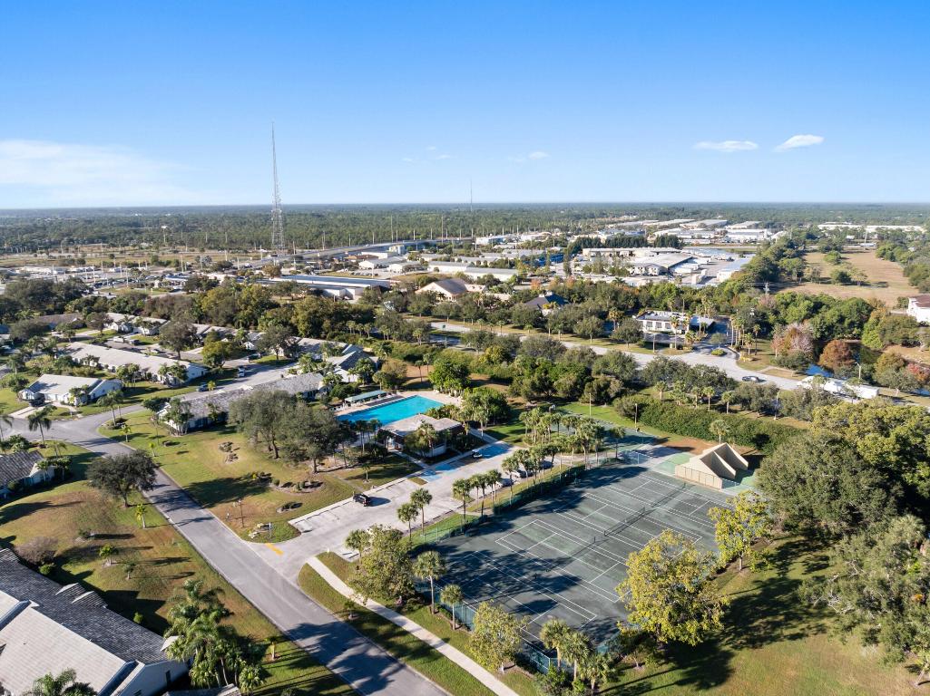 STAMFORD AT SUNSET TRACE - Residential