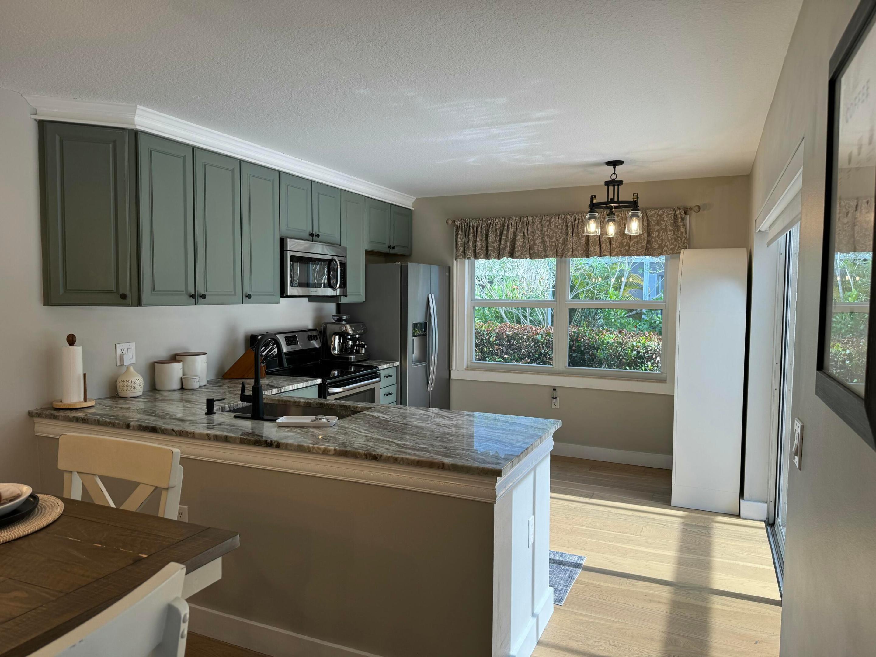 STAMFORD AT SUNSET TRACE - Residential